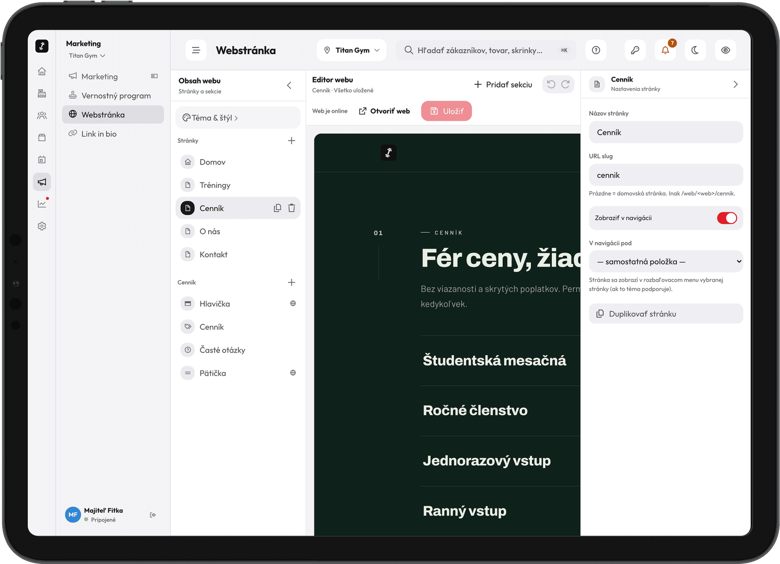 Editor webové stránky fitka v panelu RepUp — seznam bloků a náhled hotové stránky vedle něj
