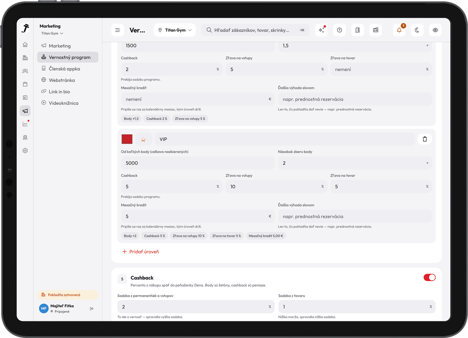 Úrovně věrnostního programu v panelu RepUp — úroveň VIP s násobkem bodů, cashbackem, slevou na vstupy i zboží a měsíčním kreditem