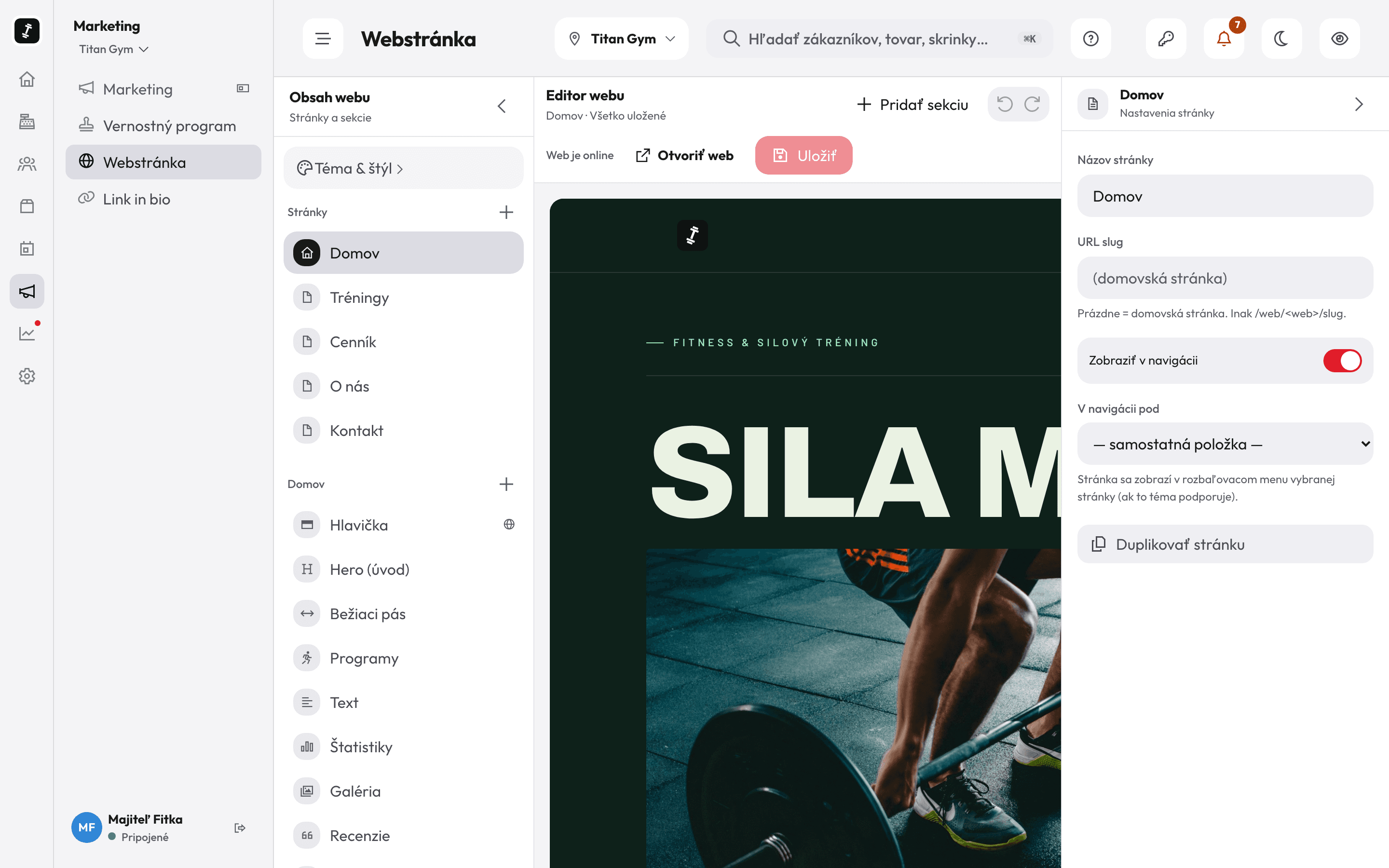 Editor webové stránky fitka v panelu RepUp — bloky stránky vlevo a živý náhled vedle nich